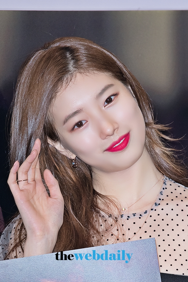 수지, 디디에 두보의 뮤즈 수지 팬사인회
