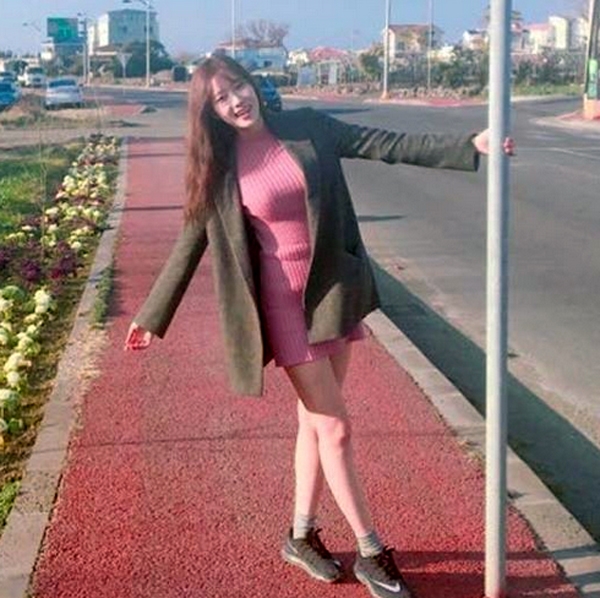 임수향, '핑크원피스 블링블링...여리여리한 젓가락 다리 라인'