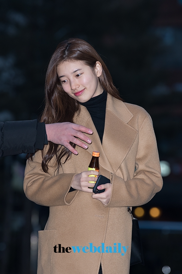 수지, KBS 뮤직뱅크 출근길