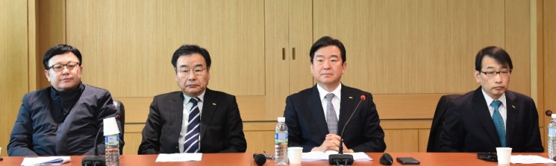 왼쪽부터김영만 부회장, 안민호 부회장, 김철수 협회장, 김종훈 부회장 (사진=치협)