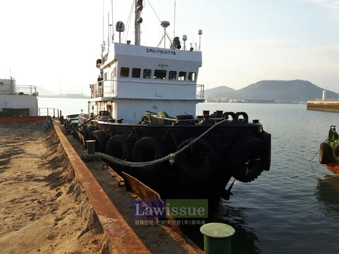 일본 밀항에 이용된 선박(예인선).(사진=부산지방경찰청)