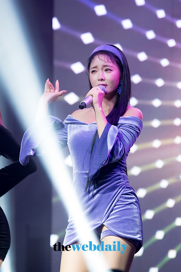 홍진영, 싱글앨범 '잘가라' 쇼케이스 현장