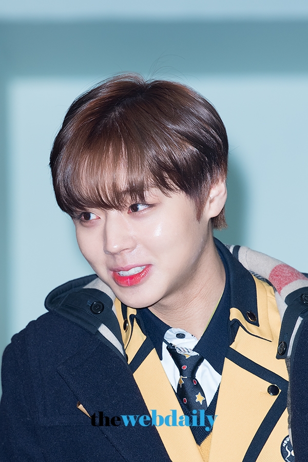 워너원(WANNAONE) 박지훈, 서울공연예술고등학교에서 졸업식 현장