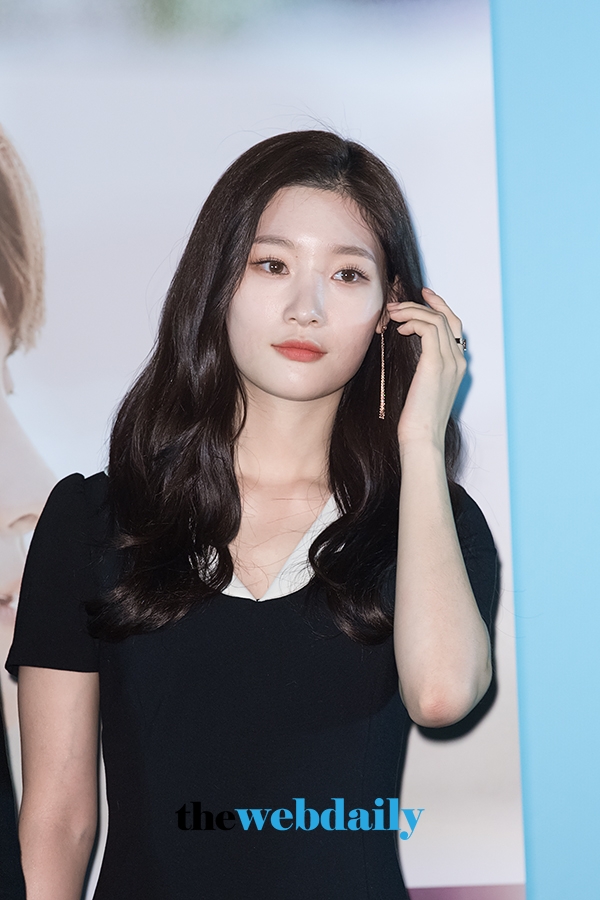 정채연, 영화 '라라(감독 한상희)' 언론시사회 현장