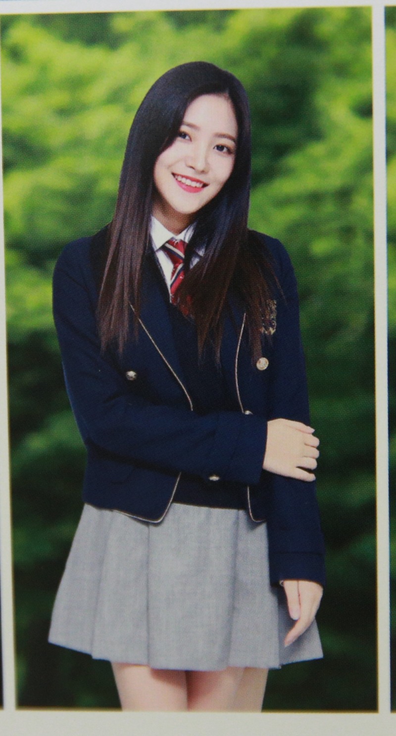 한림연예예술고등학교를 졸업한 레드벨벳 '예리'의 졸업사진이 공개됐다. (사진=한림연예예술고등학교 졸업앨범)