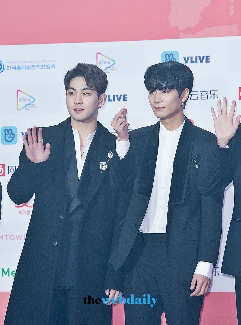 뉴이스트w 백호-제이알(JR), 2018 가온차트 K-POP 어워드 레드카펫 행사