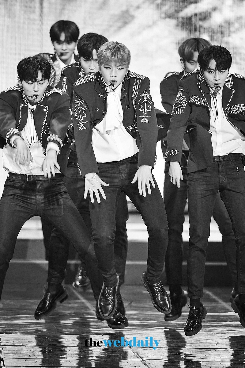 워너원(WannaOne) 강다니엘, 2018 가온차트 K-POP 어워드 레드카펫 행사