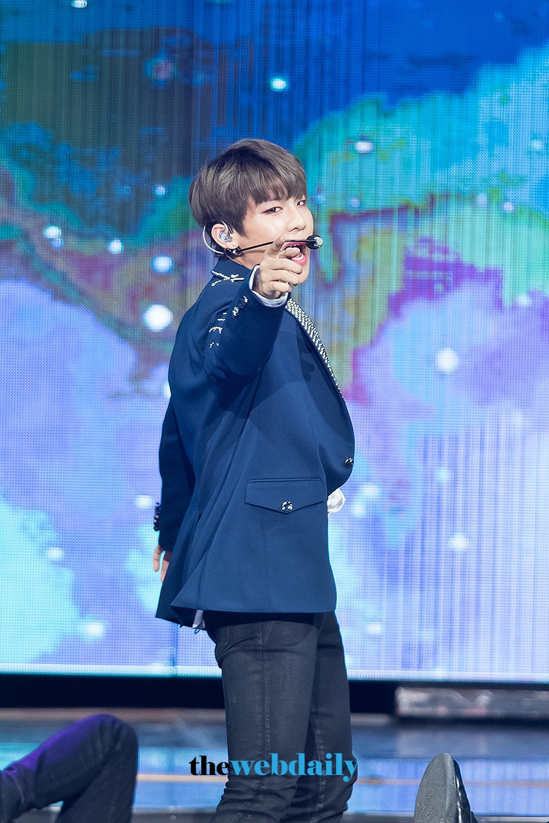 워너원(WannaOne) 박우진, 2018 가온차트 K-POP 어워드 레드카펫 행사