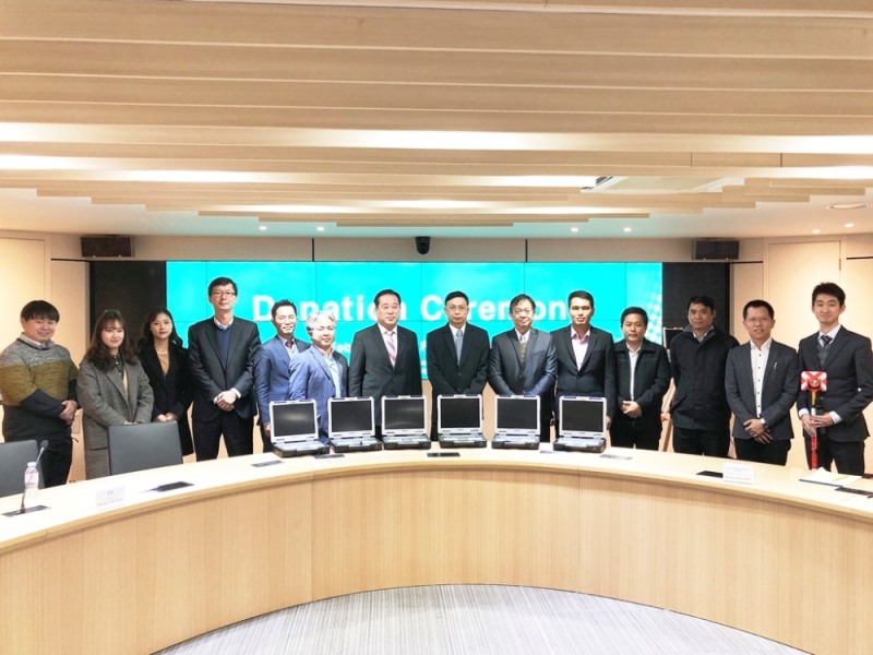 장비기증 관련 기념 사진. (사진= LX)