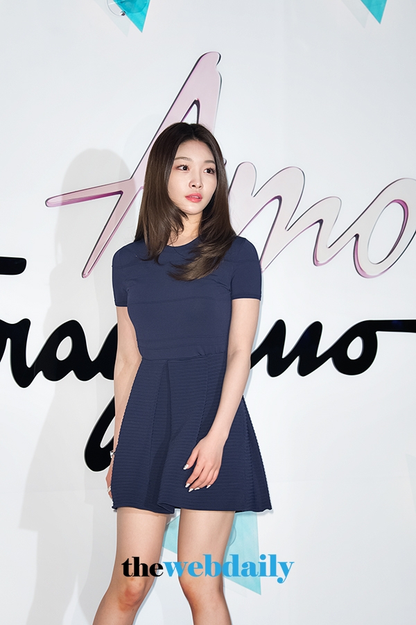 청하, 살바토레 페라가모 퍼퓸의 ‘아모 페라가모 향수 론칭 포토월 행사