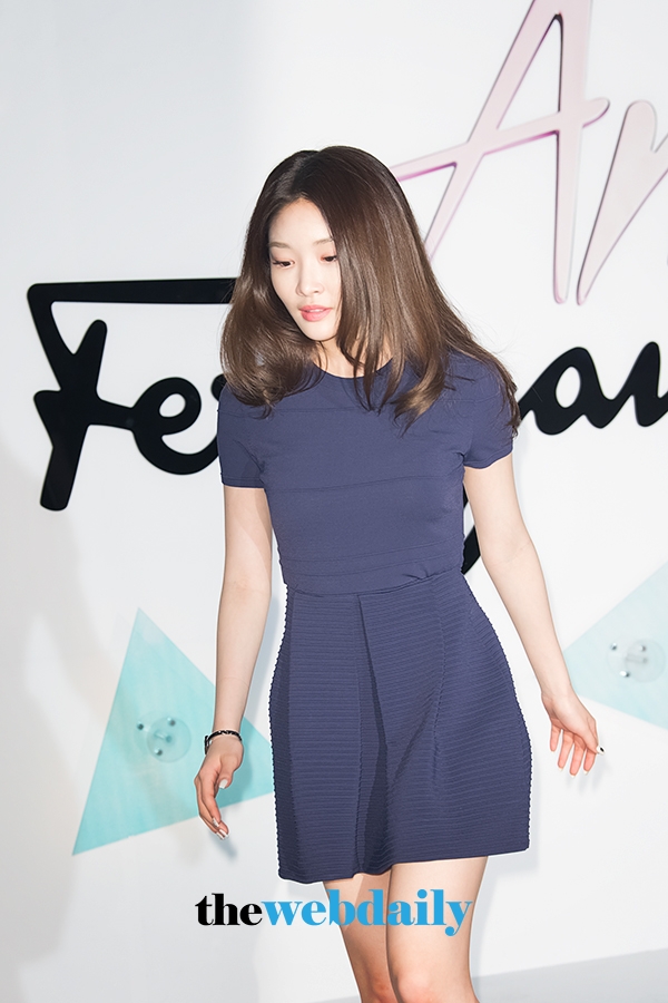청하, 살바토레 페라가모 퍼퓸의 ‘아모 페라가모 향수 론칭 포토월 행사