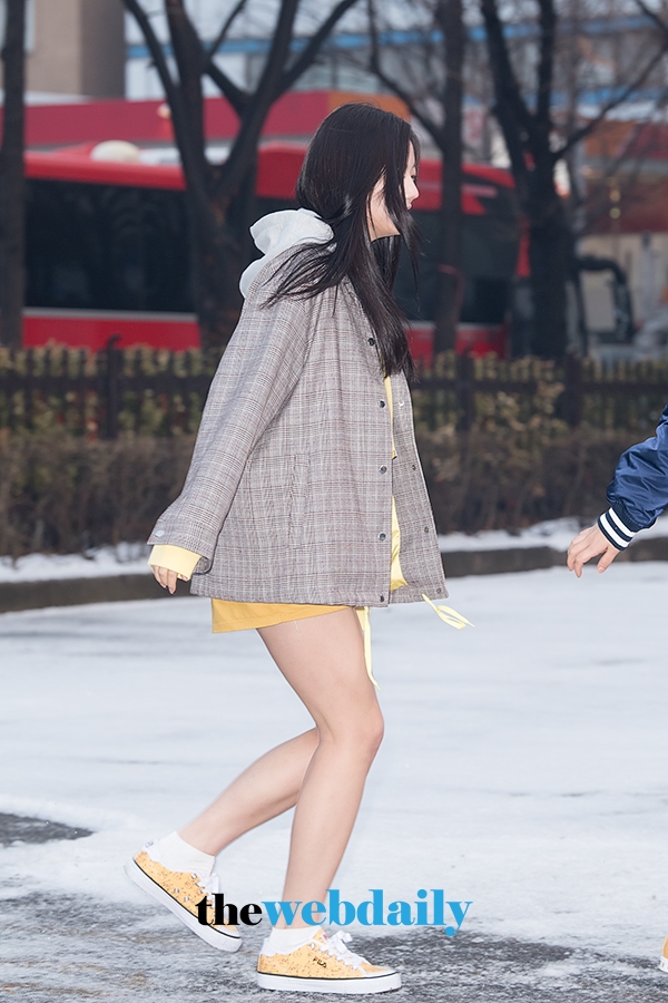 프로미스나인 장규리, 뮤직뱅크 출근길 현장
