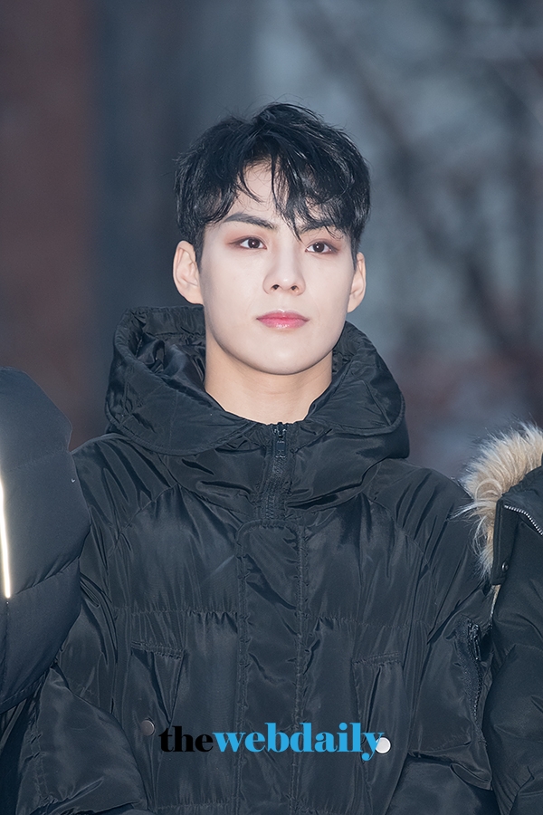 레인즈 서성혁, 뮤직뱅크 출근길 현장