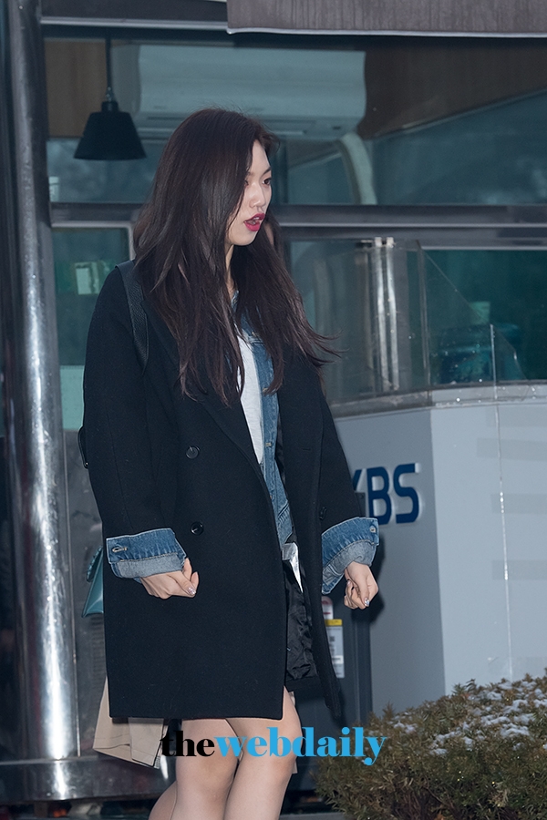 위키미키 김도연, 뮤직뱅크 출근길 현장