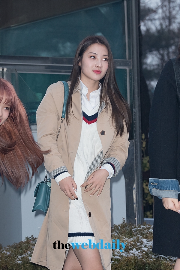 위키미키 루시, 뮤직뱅크 출근길 현장
