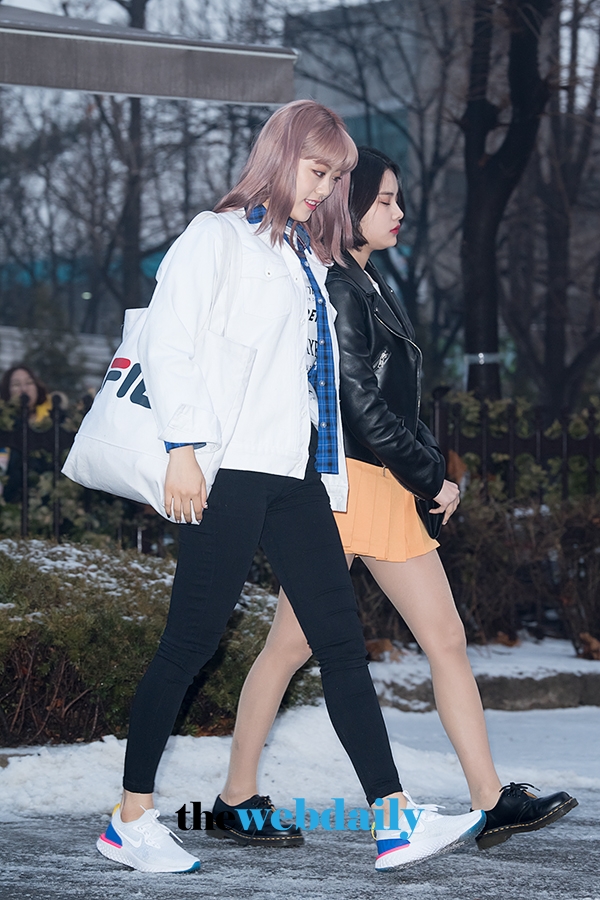 위키미키 루아, 뮤직뱅크 출근길 현장