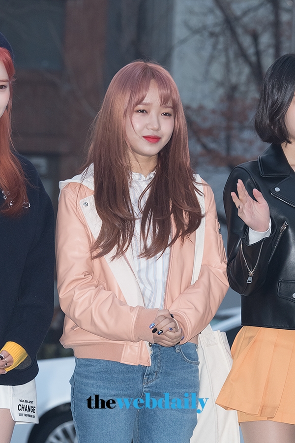위키미키 최유정, 뮤직뱅크 출근길 현장