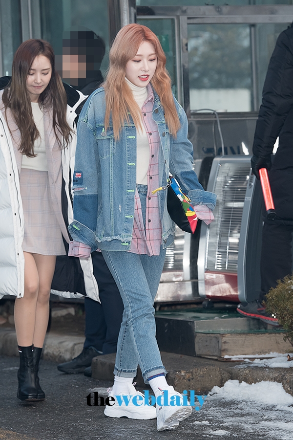 더유닛G 의진, 뮤직뱅크 출근길 현장