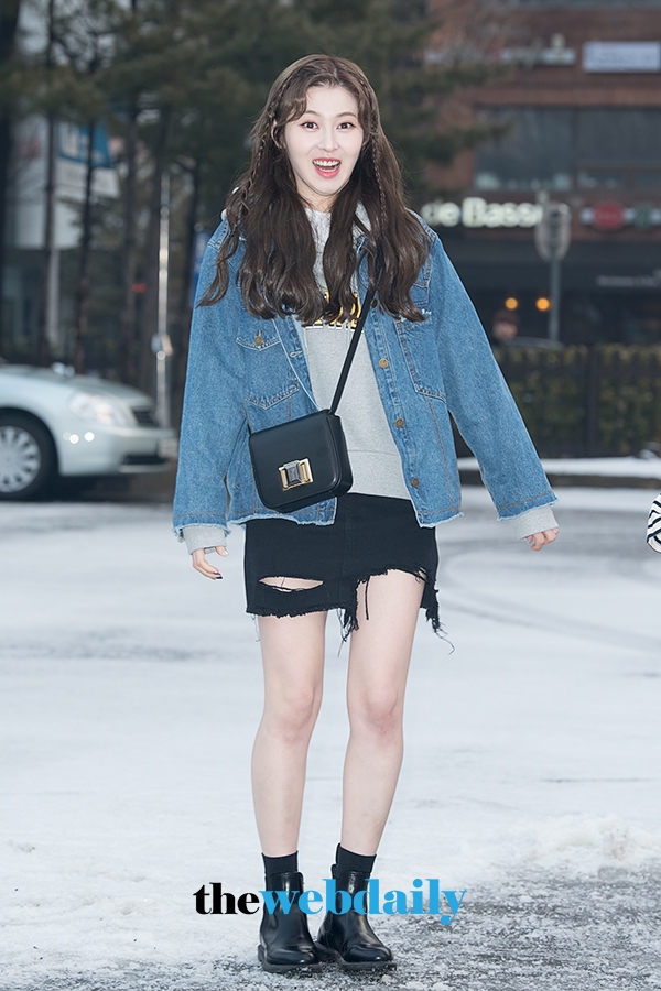 더유닛G 예빈, 뮤직뱅크 출근길 현장