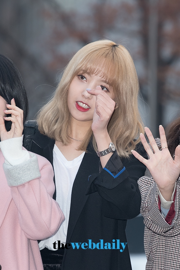 더유닛G 윤조, 뮤직뱅크 출근길 현장