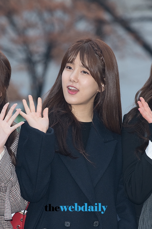 더유닛G 양지원, 뮤직뱅크 출근길 현장