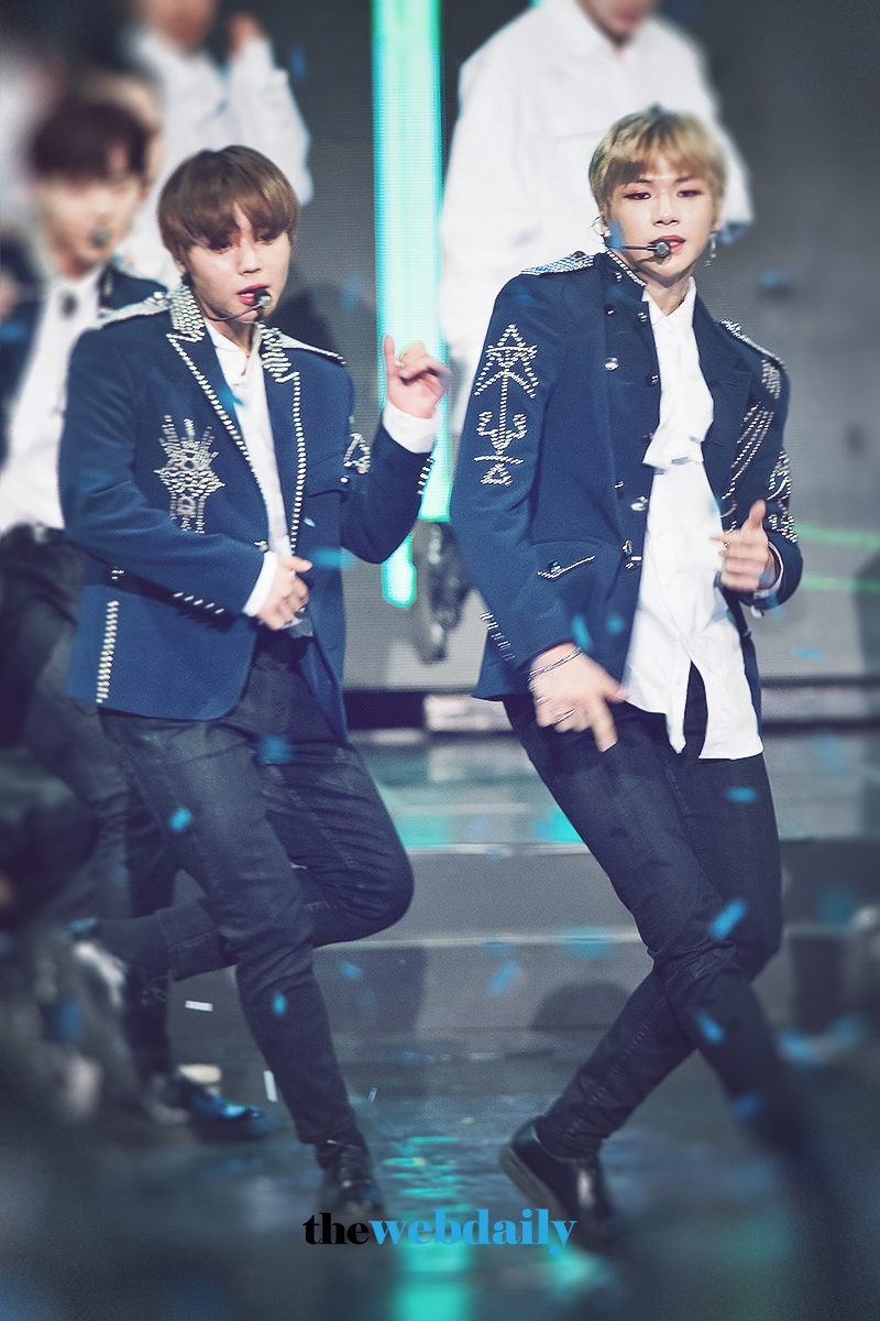 워너원 박지훈-강다니엘, 2018 가온차트 K-POP 어워드 시상식