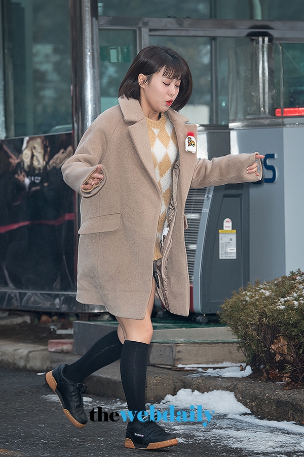 모모랜드 아인, 뮤직뱅크 출근길 현장