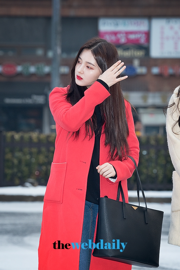 모모랜드 낸시, 뮤직뱅크 출근길 현장