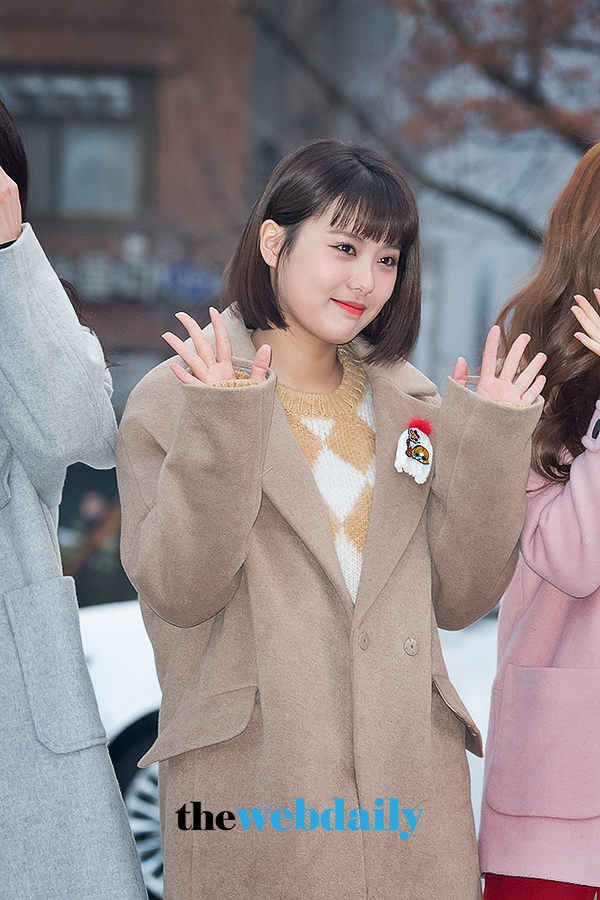 모모랜드 아인, 뮤직뱅크 출근길 현장