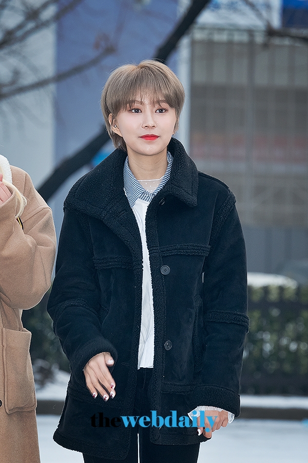모모랜드 혜빈, 뮤직뱅크 출근길 현장