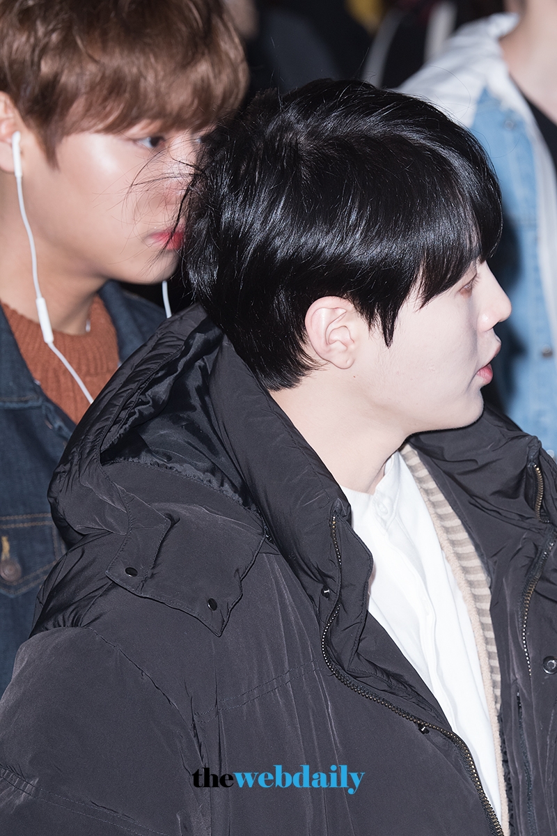 워너원(WannaOne) 하성운, 김포국제공항 국내선 출국 현장