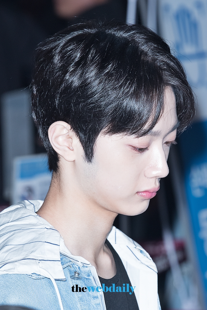 워너원(WannaOne) 라이관린, 김포국제공항 국내선 출국 현장