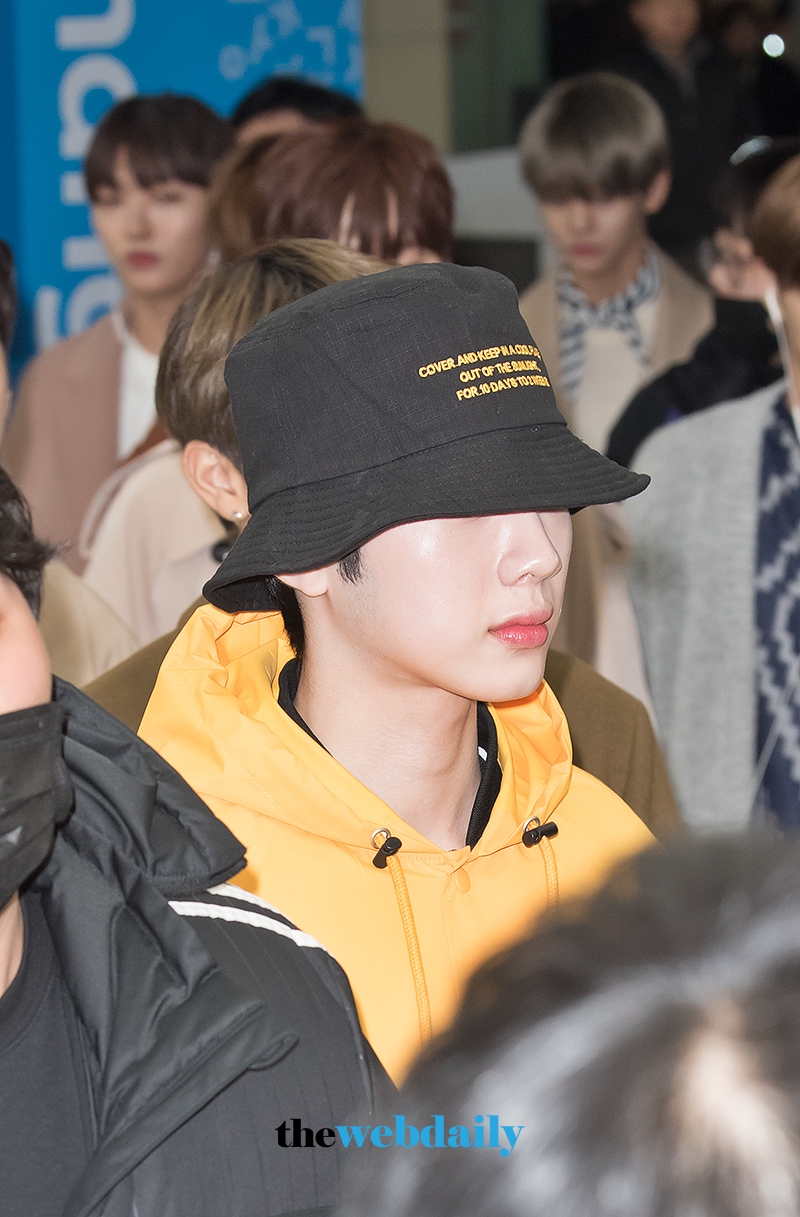 워너원(WannaOne) 라이관린, 김포국제공항 국내선 현장