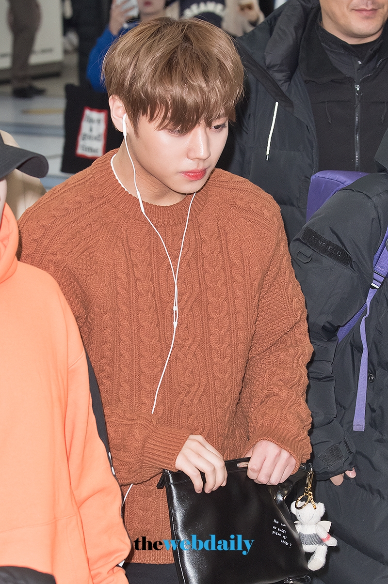 워너원(WannaOne) 박지훈, 김포국제공항 국내선 현장
