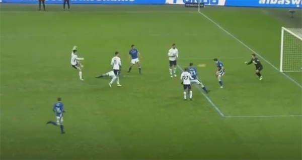 토트넘 '손흥민', 문전을 우렁차게 쇄도...그대로 로치데일 골망 열어저친 2방