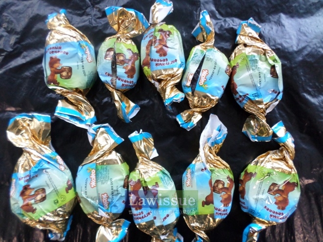 초콜릿과자 껍질로 위장한 사향.(사진=부산지방경찰청)