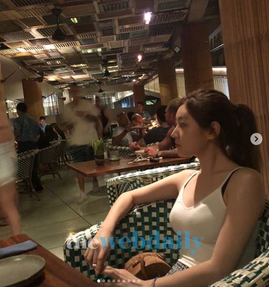 김새론, 새하얀 나시티 입고 성숙美...'감탄 할 수 밖에'