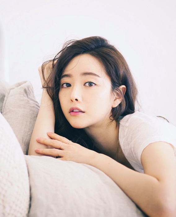 홍수아, 제12회 아시안 필름 어워드 시상자 참석