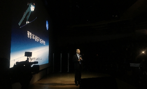 KT 네트워크부문장 오성목 사장이 KT가 평창올림픽 대회통신망 운영을 성공적으로 마쳤다고 발표하고 있다. (사진=로이슈)