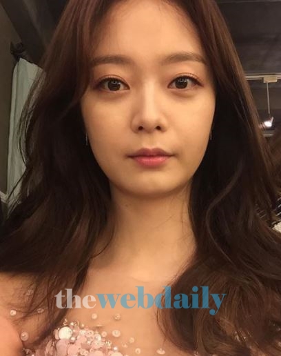 '블링블링한 드레스' 전소민, 청초美 뽐내...알고보니 베이글녀?