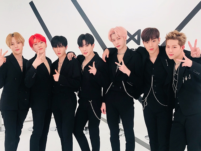 몬스타엑스, V라이브 ‘젤러시’ 컴백쇼 개최
