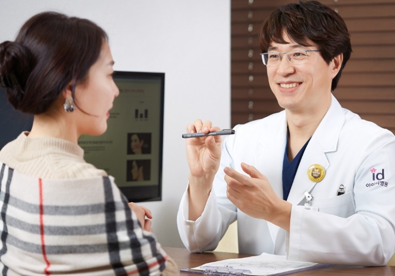 (사진=성형외과 전문의 서영태 원장)