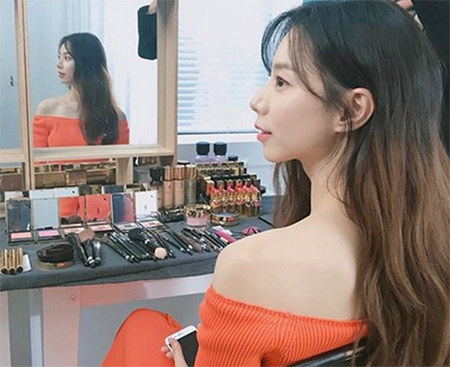 '오똑한 조각같은 옆라인....박수진, 부러질 듯 가녀린 쇄골'