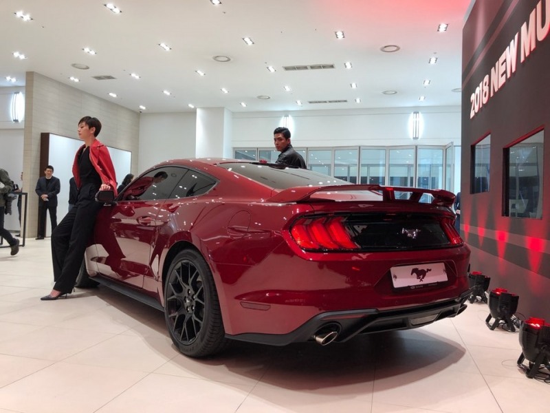 2018 뉴 머스탱 2.3L 에코부스트에는 듀얼 머플러가 적용됐다.(사진=최영록 기자)