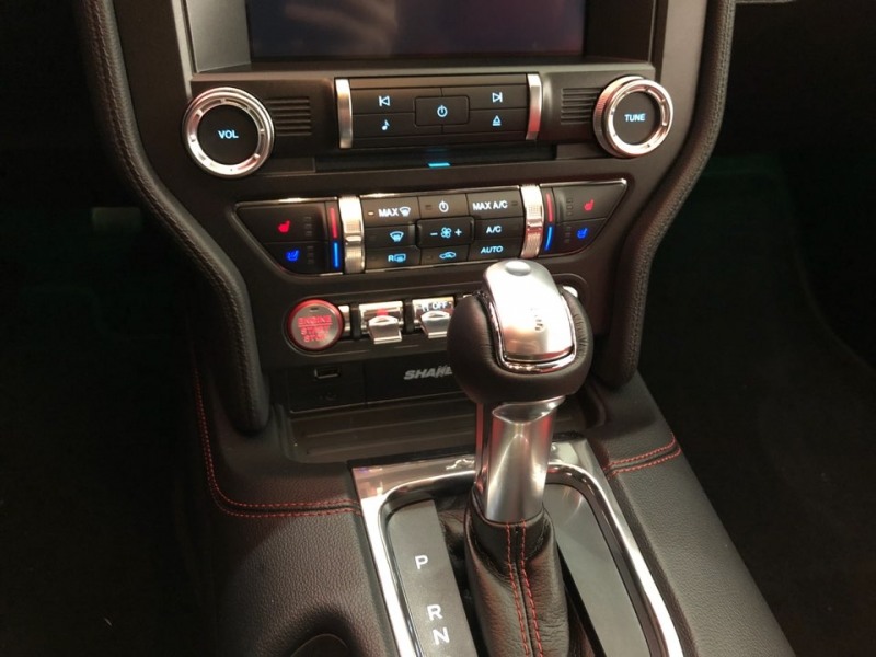 2018 뉴 머스탱 5.0L GT에는 포드 최초로 셀렉트시프트 10단 자동변속기가 적용됐다.