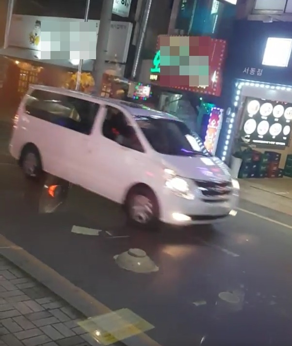 카퍼레이드로 위력을 과시하고 있다.(동영상캡처. 제공=부산지방경찰청)