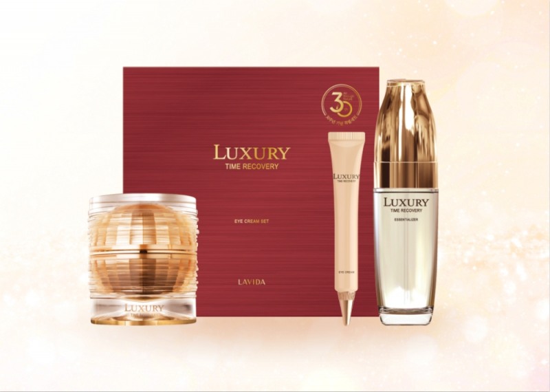 ‘라비다’에서 코리아나화장품 창립 30주년을 맞이해 ‘럭셔리 타임리커버리 아이크림 기획세트’를 출시했다. (사진=코리아나화장품)