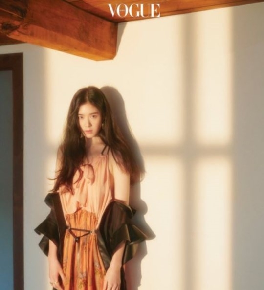 정은채, 새하얀 피부 속 고혹美 뽐내...'반할 수 밖에 없겠네'