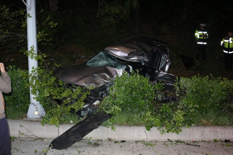 사고차량이 종잇장처럼 구겨져 있다.(사진제공=부산지방경찰청)