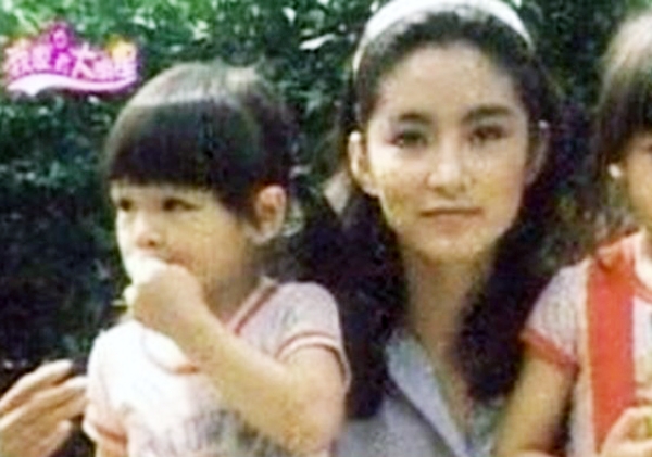 임청하, '39년전 신이 빚은듯한 조각라인....옆에 꼬마의 정체는?'